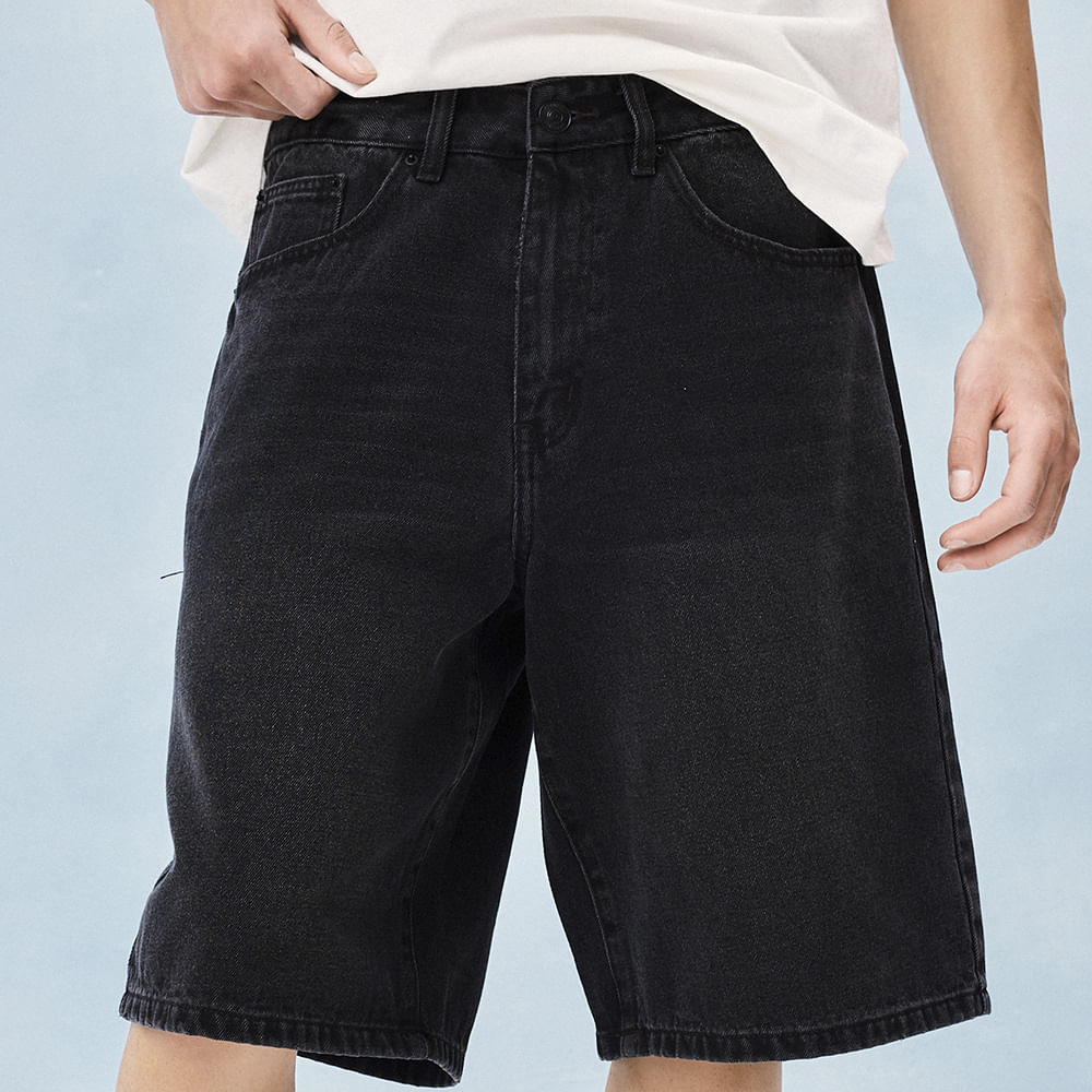 Bermuda Baggy Negra Opposite image